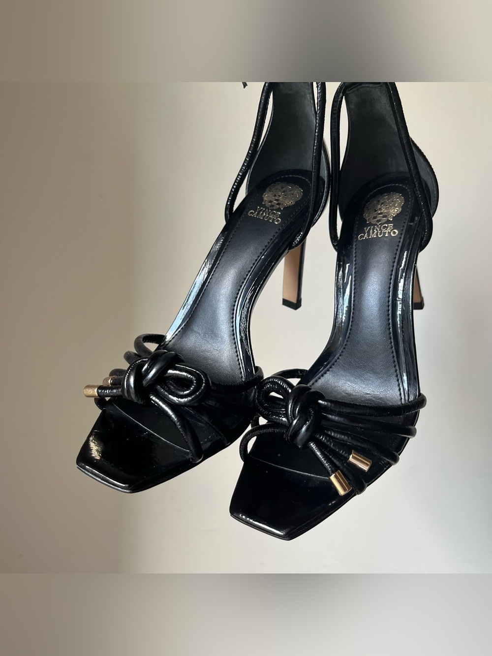 Vince Camuto black leather Lidana bow heels size 8